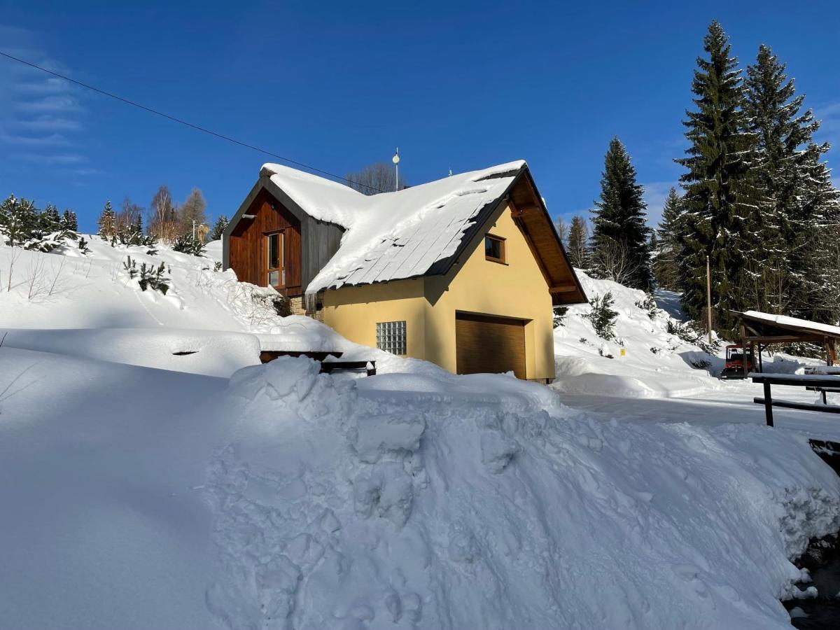Garage Harrachov Apartment Exterior photo