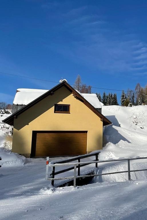 Garage Harrachov Apartment Exterior photo